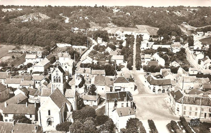 cpa.boutigny.lapie.04.enavionlegliselecentre.nb.ex01r.png cpa.boutigny.lapie.04.enavionlegliselecentre.nb.ex01r.png